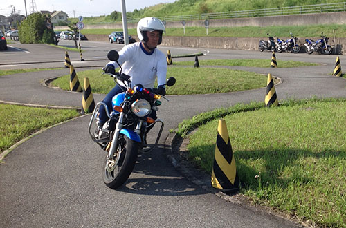 普通自動車